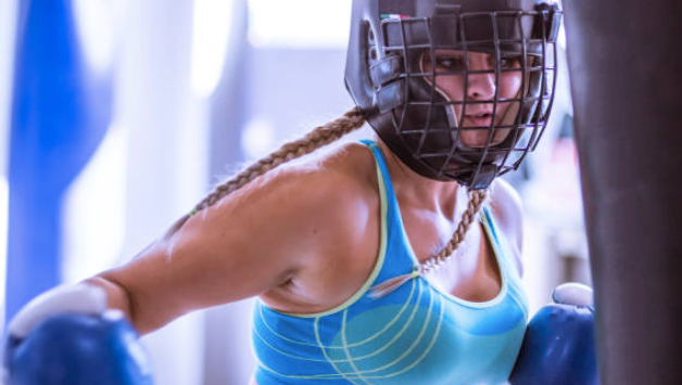 Casco de boxeo rejilla